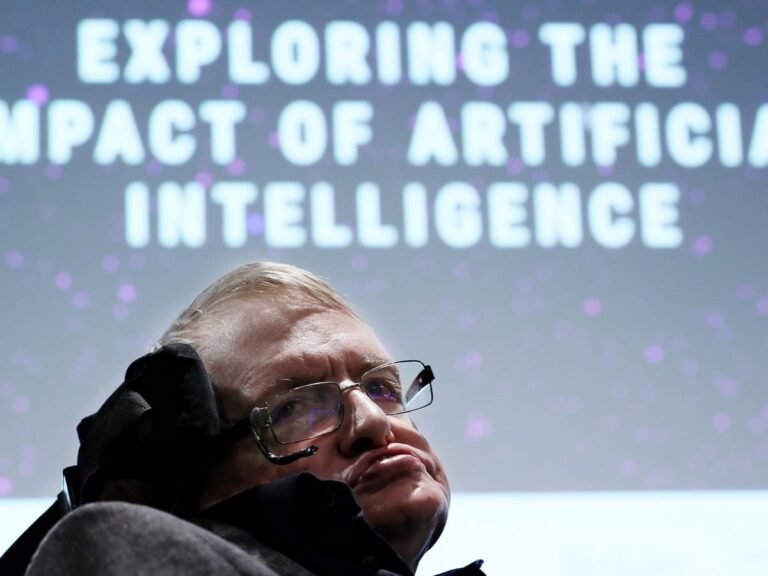 5 Quotes by Professor Stephen Hawking on Artificial Intelligence